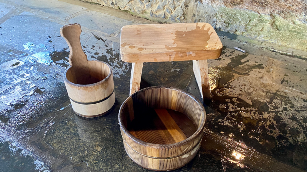 Onsen Bathing