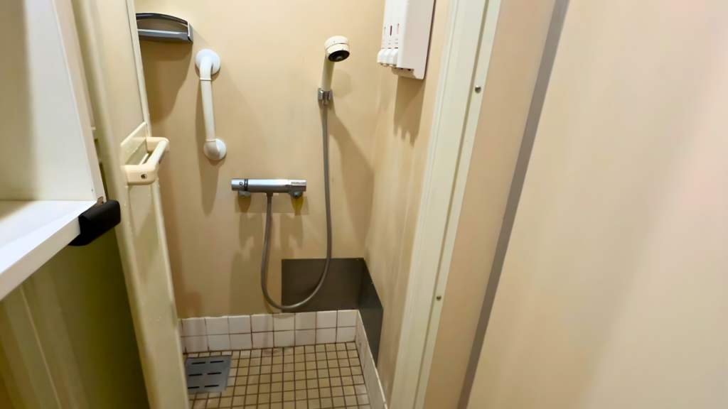 24-hour shower rooms