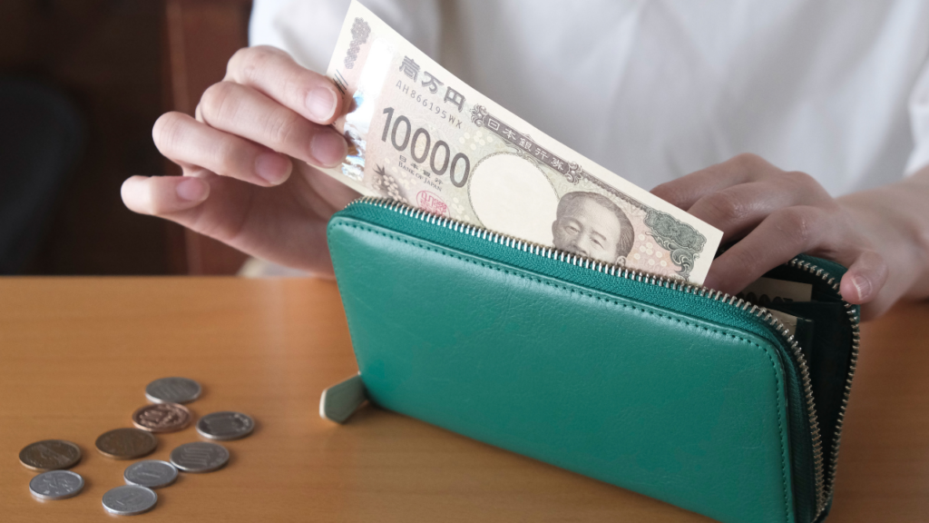 cash in japan